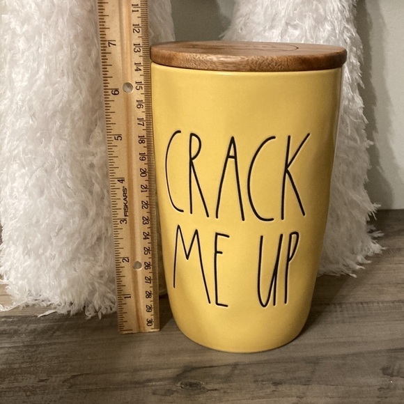 Rae Dunn CRACK ME UP YELLOW CERAMIC CELLAR WITH WOODEN LID - Picture 3 of 8